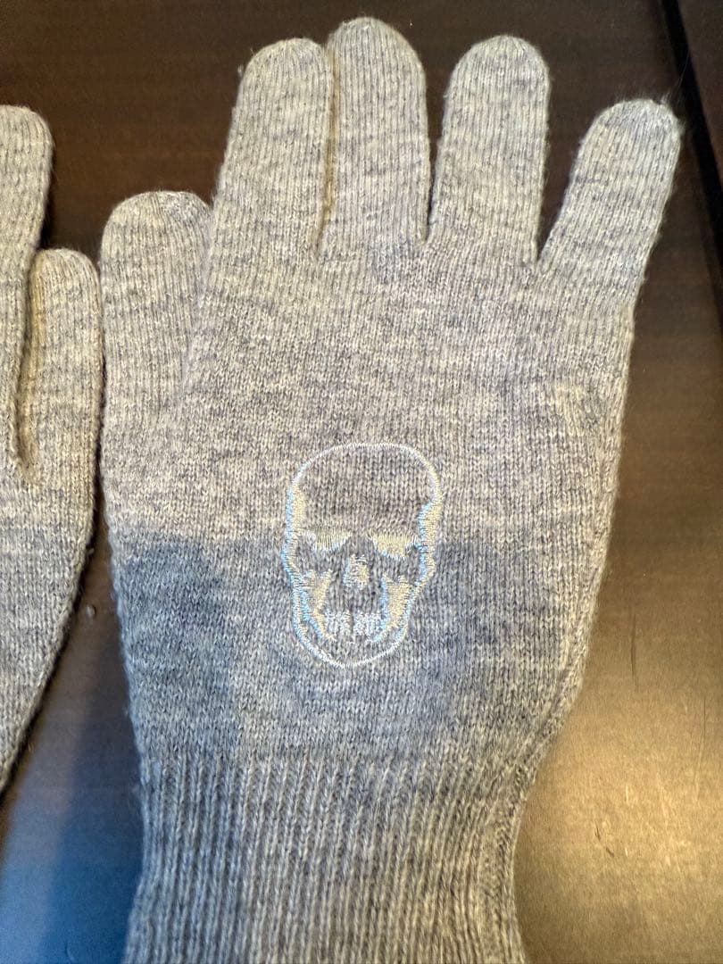 ルシアンペラフィネスカル刺繍 グレー カシミア手袋