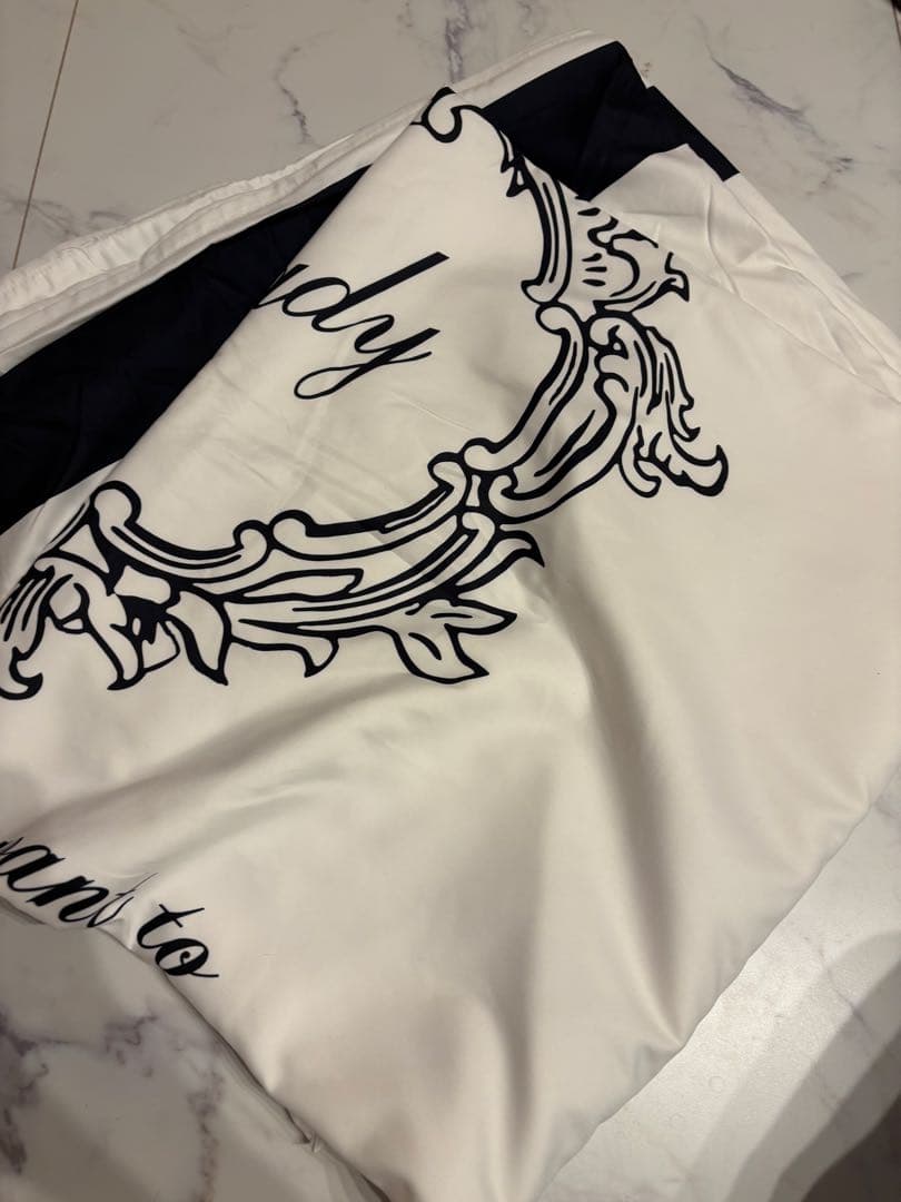 新品　rady ダブルサイズ ベッドカバー ホワイト・ブラック