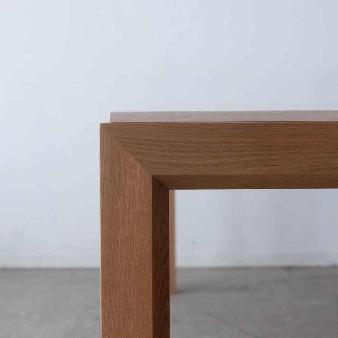 ダイニングテーブル　オーク材　モルタル調