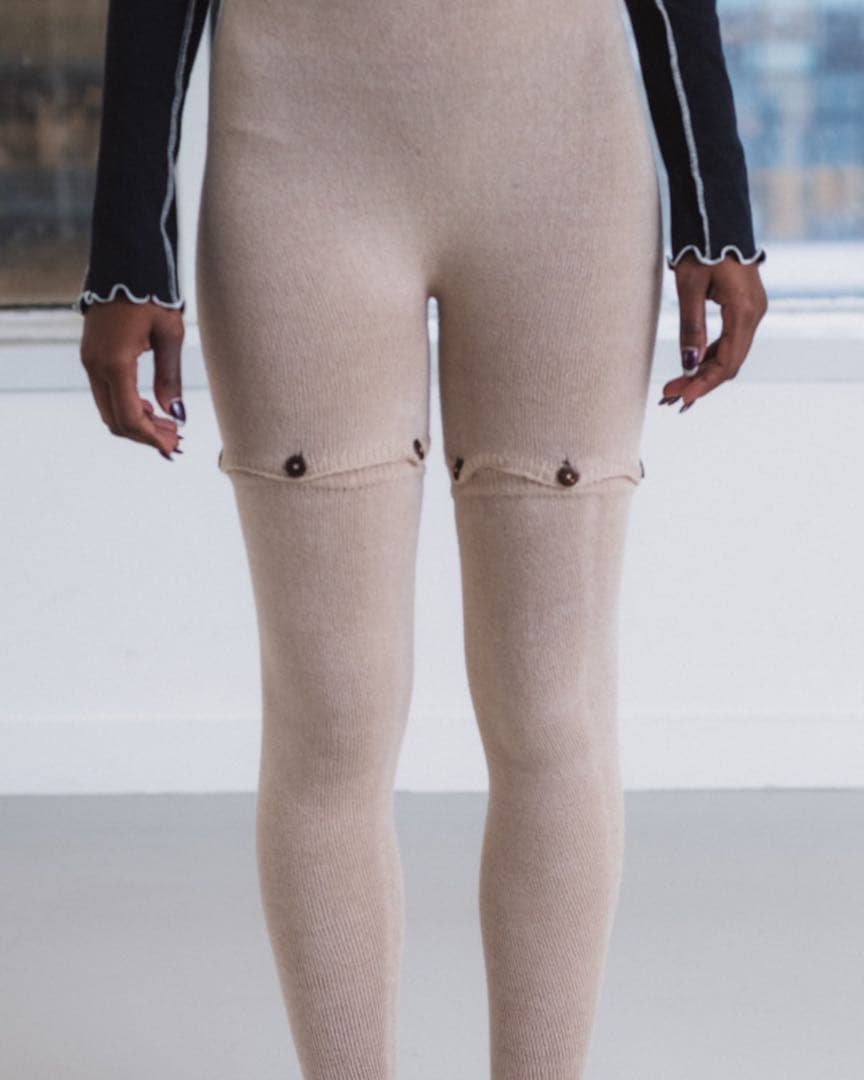 【お値下げしました】BASERANGE ベージュ ハイウエストタイツ