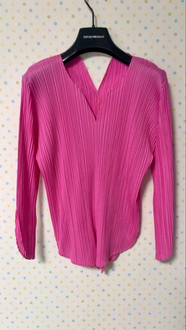 プリーズプリーズのトップス綺麗なピンク色