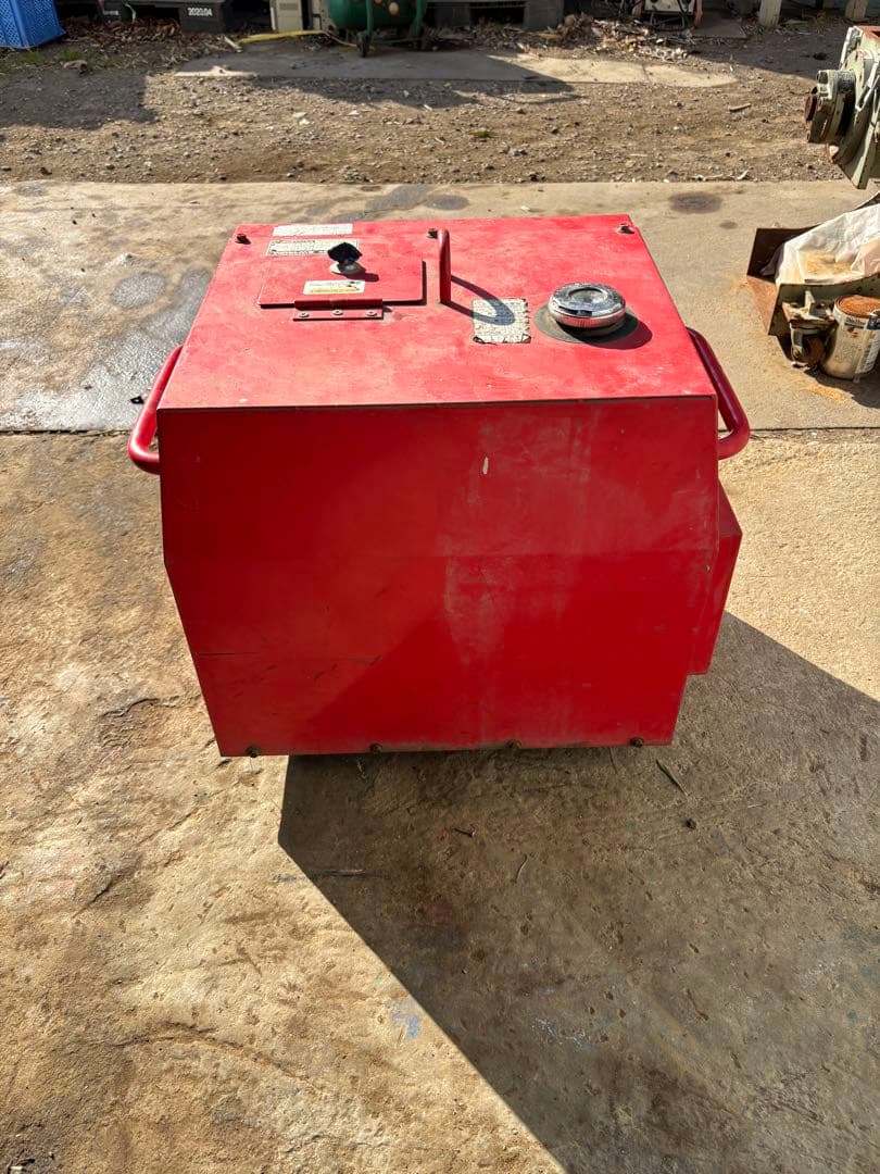 新ダイワエンジン溶接機EW140M。動作未確認。