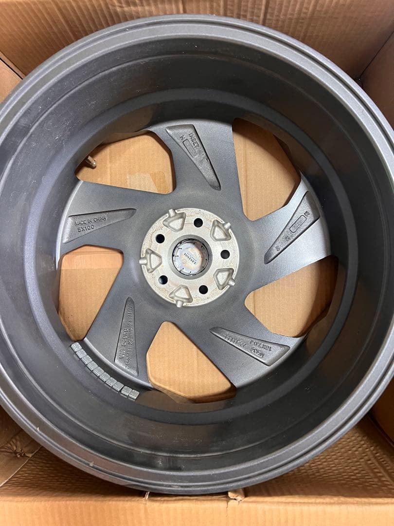 ジ*ン様 プリウス　モデリスタホイール　18インチ