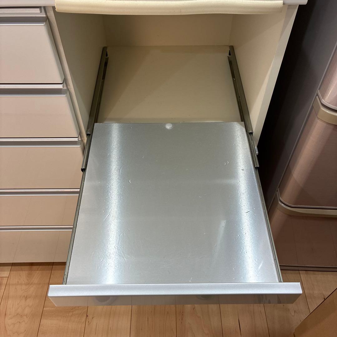 パモウナ　キッチンボード