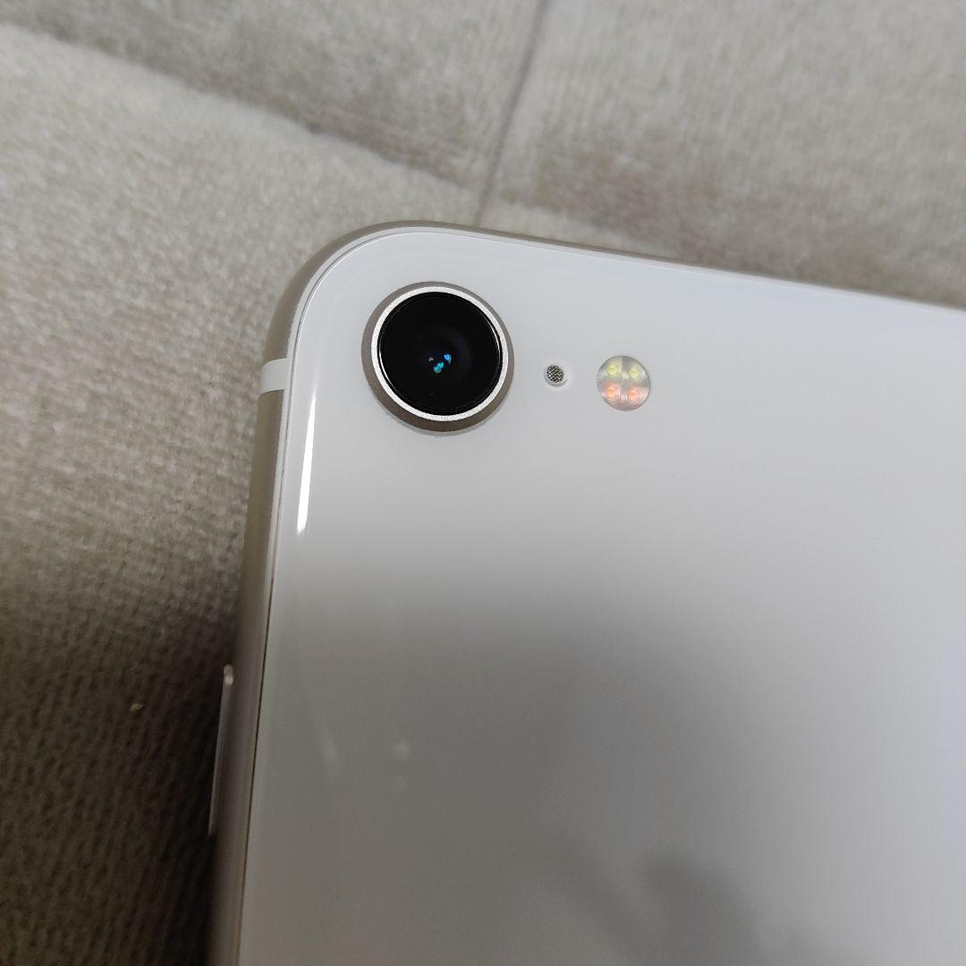 ★美品iOS16.6　Apple iPhone SE3 64GB ホワイト