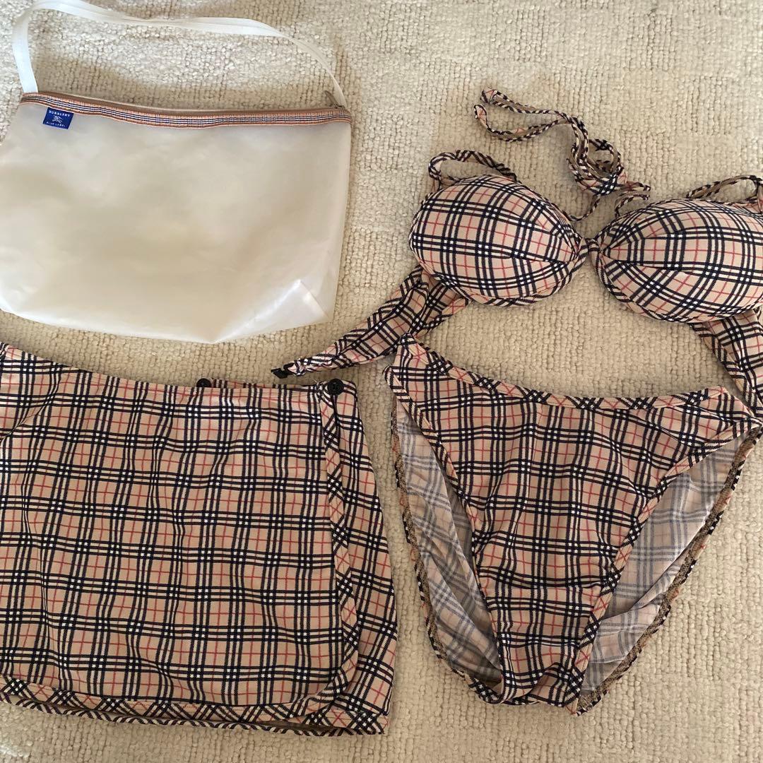 水着　バーバリーブルーレーベル