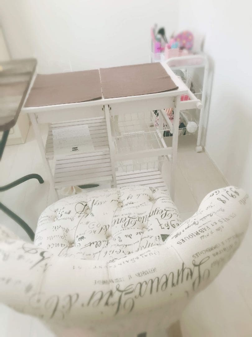 総額362,527円ボーコンセプトのカーペットとヨーロッパ家具 アイアンテーブル