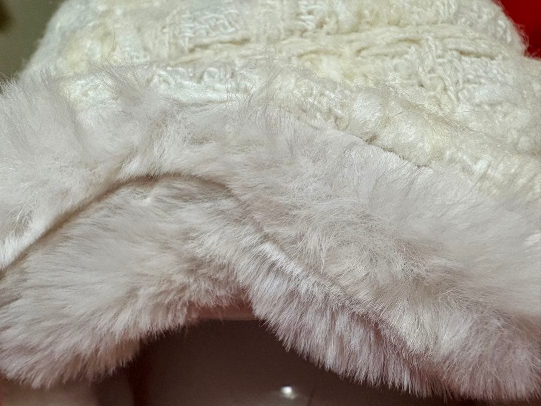 ❤️ 未使用　TRICOT CHIC ホワイトファー耳あて付き　タグ付き　58