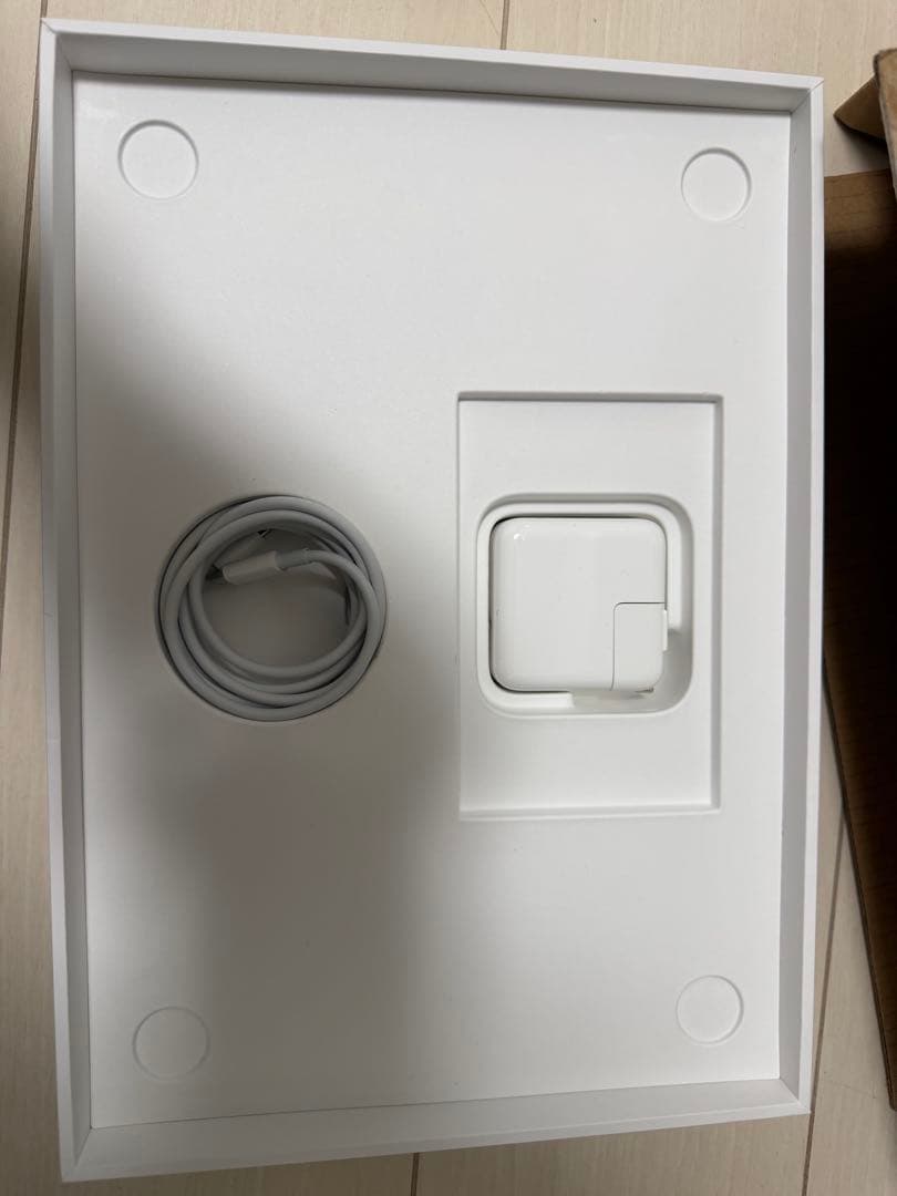 MacBook Air 13inch M1 256GB 8GB 充電98%