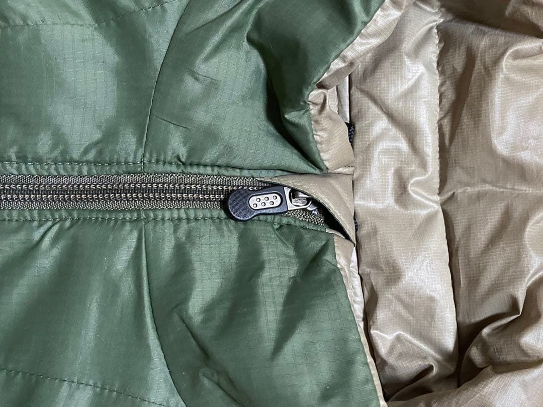 patagonia オリーブグリーン ダウンベストメンズL