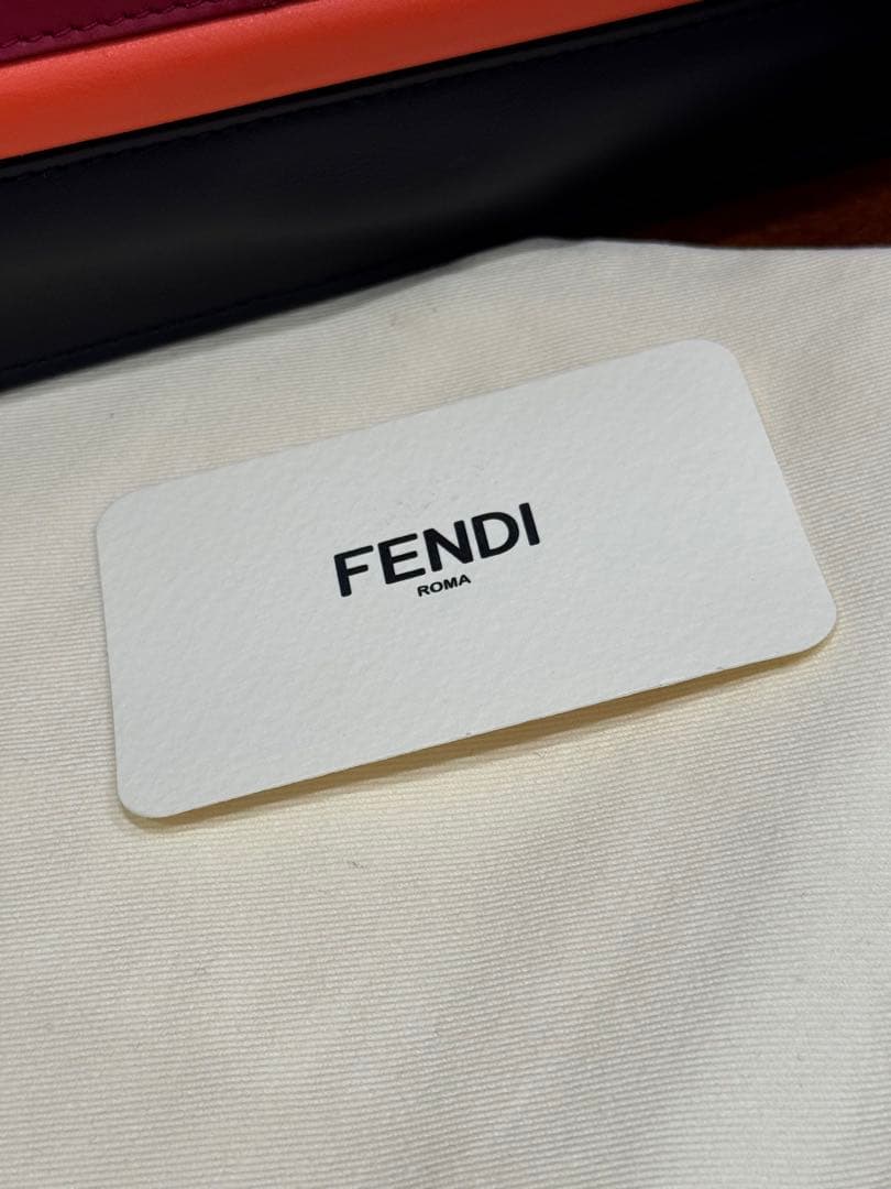 フェンディ ボキャブラリー LOVE ポーチ 小物入れ クラッチバッグ レザー