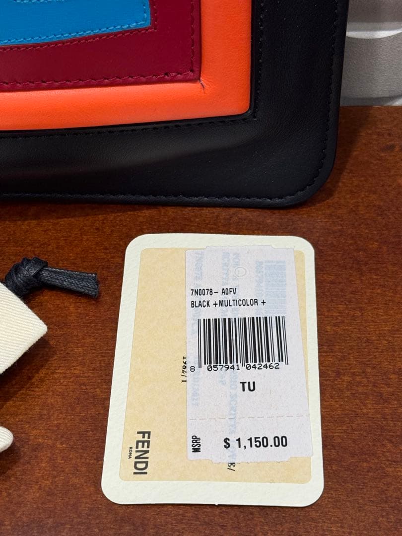 フェンディ ボキャブラリー LOVE ポーチ 小物入れ クラッチバッグ レザー