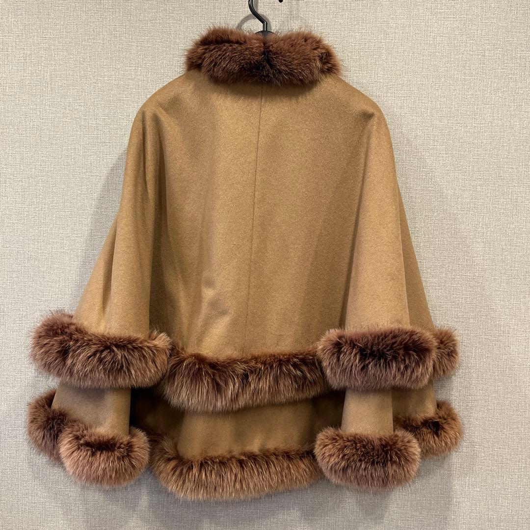 カシミヤ　ファー付きポンチョ