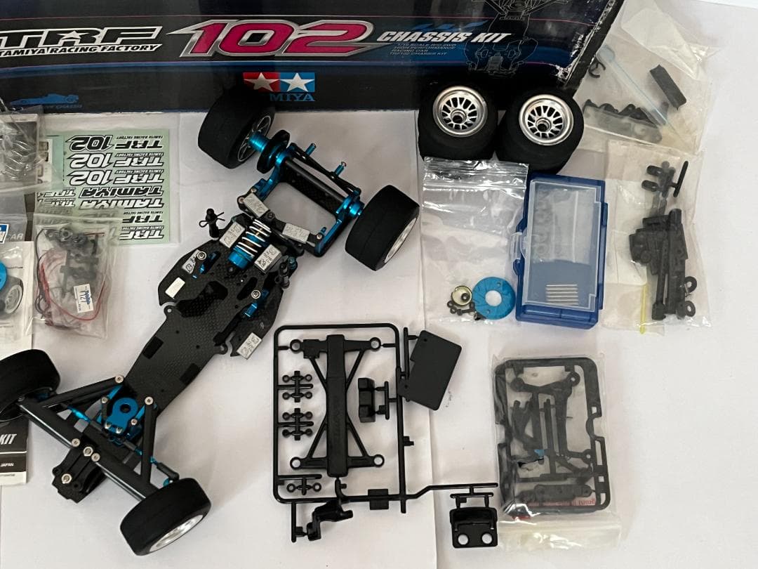 タミヤ 1/10 2WD TRF102 メカレスシャーシ 箱・説明書・残パーツ付
