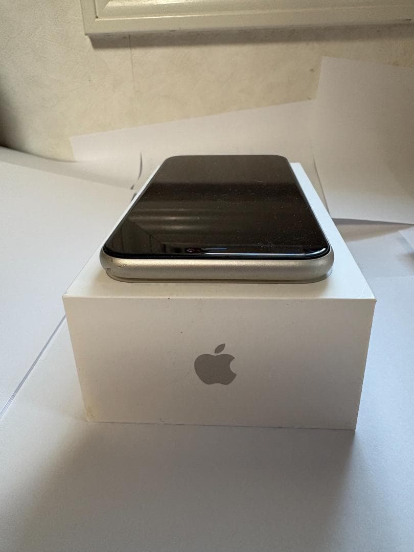 Apple iPhone シルバー