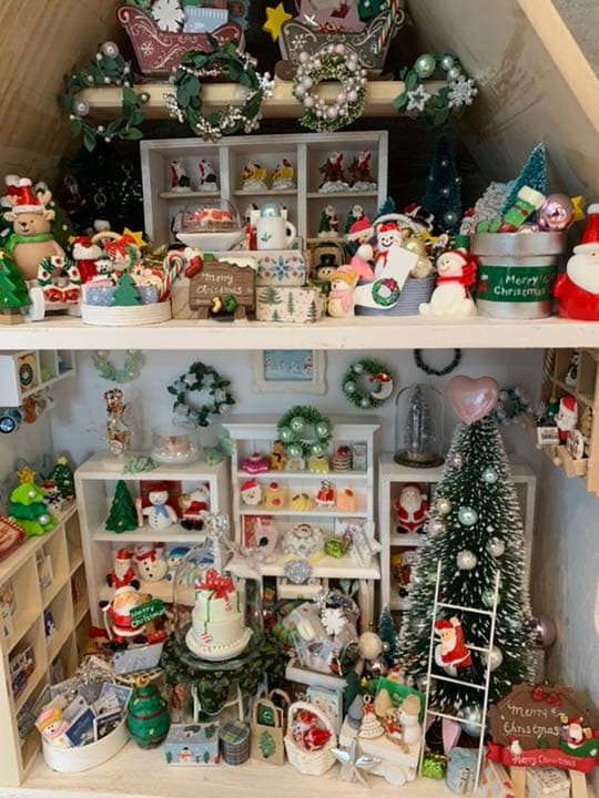 ドールハウス　ミニチュアクリスマスショップへようこそ