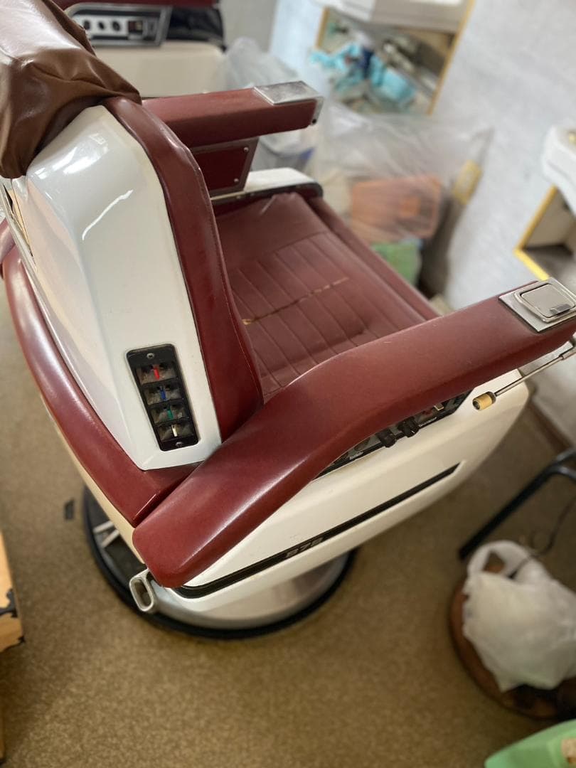 TAKARA 879 理容椅子　タカラベルモント