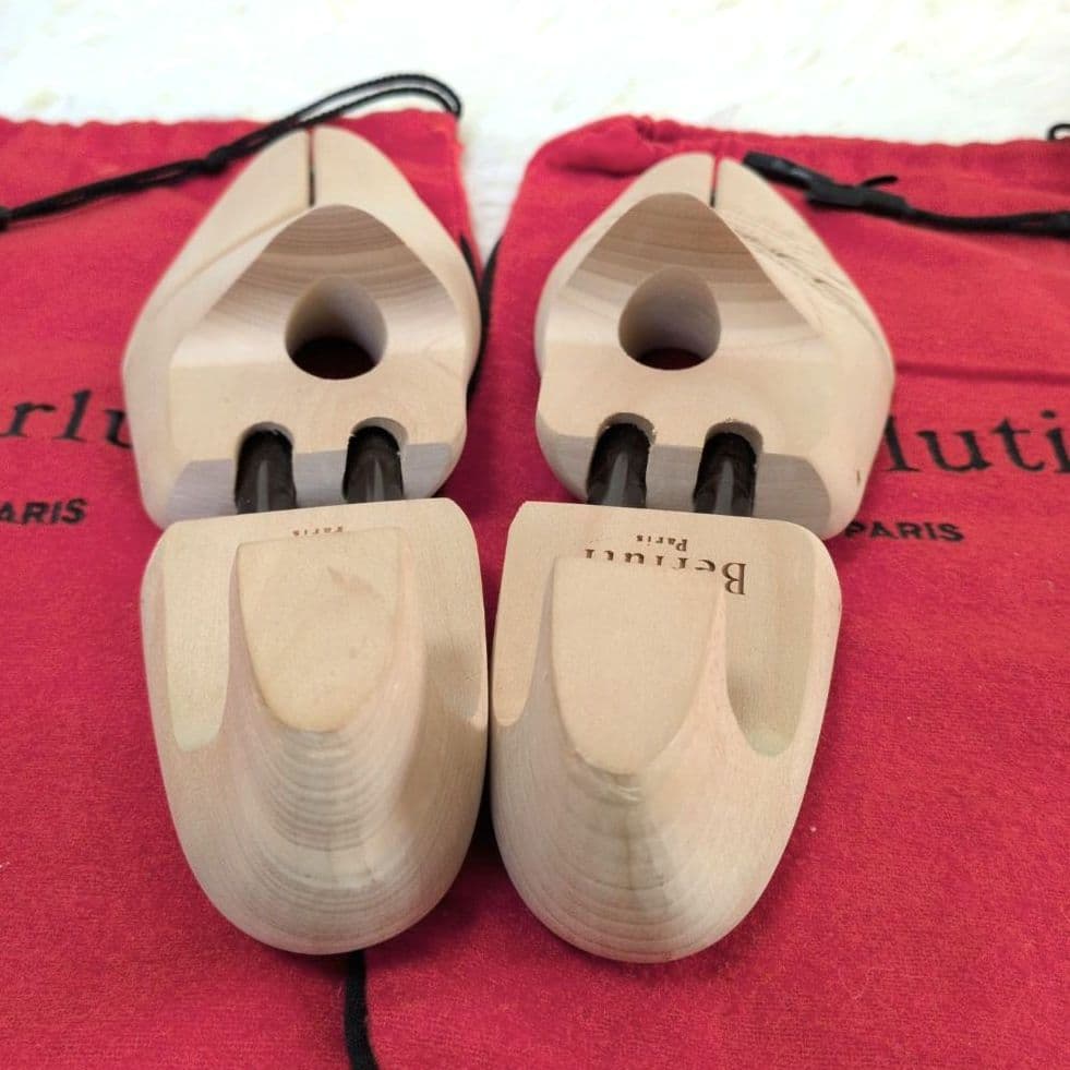【極美品・保存袋付】Berluti 木製シューキーパー