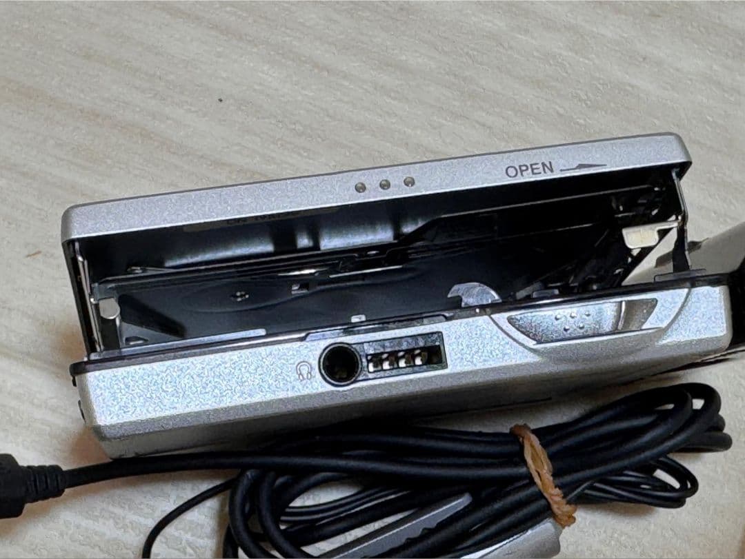 ポータブルプレーヤー SONY MD WALKMAN MZ-E700