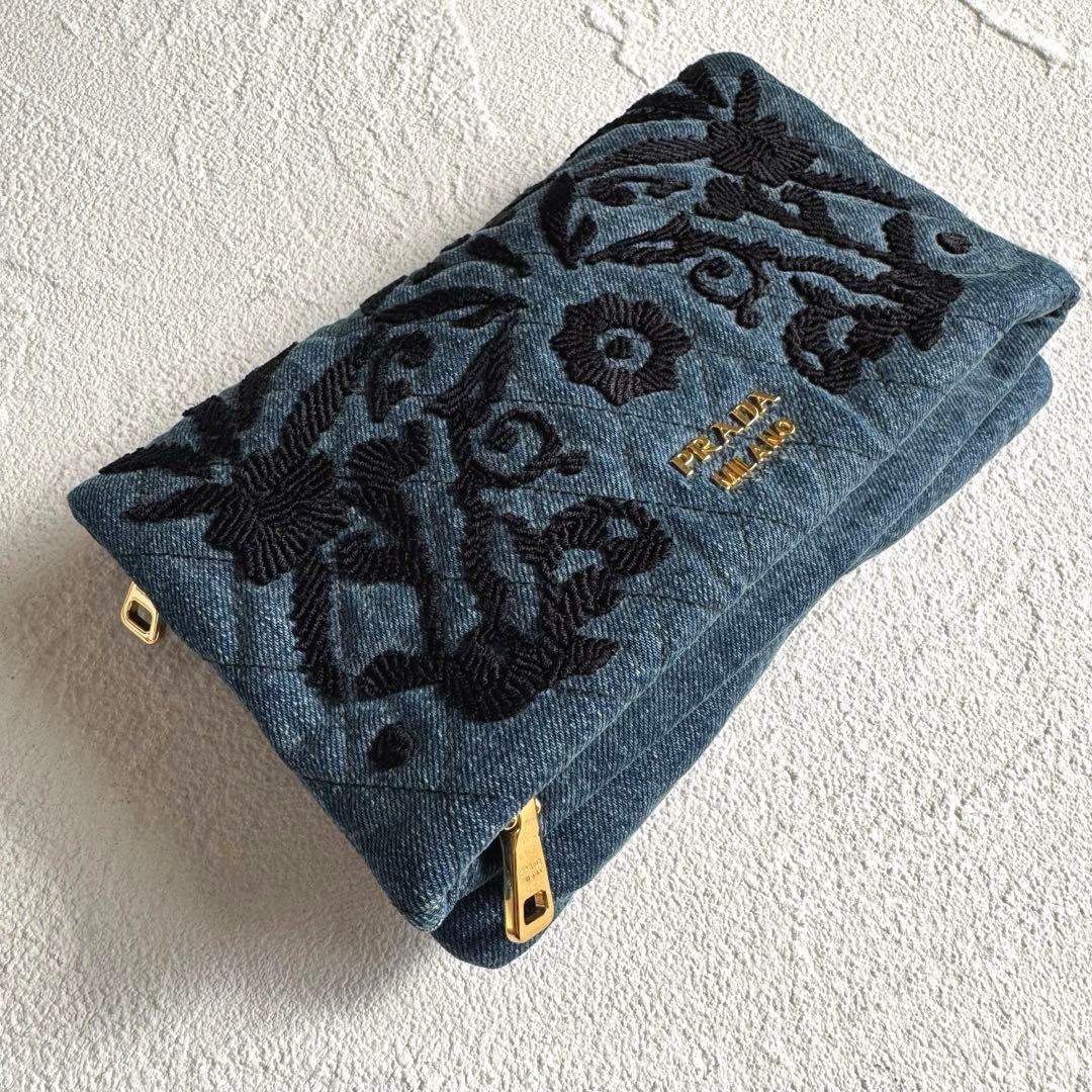 PRADA プラダ デニム 刺繍 クラッチバッグ マルチポーチ フラワー