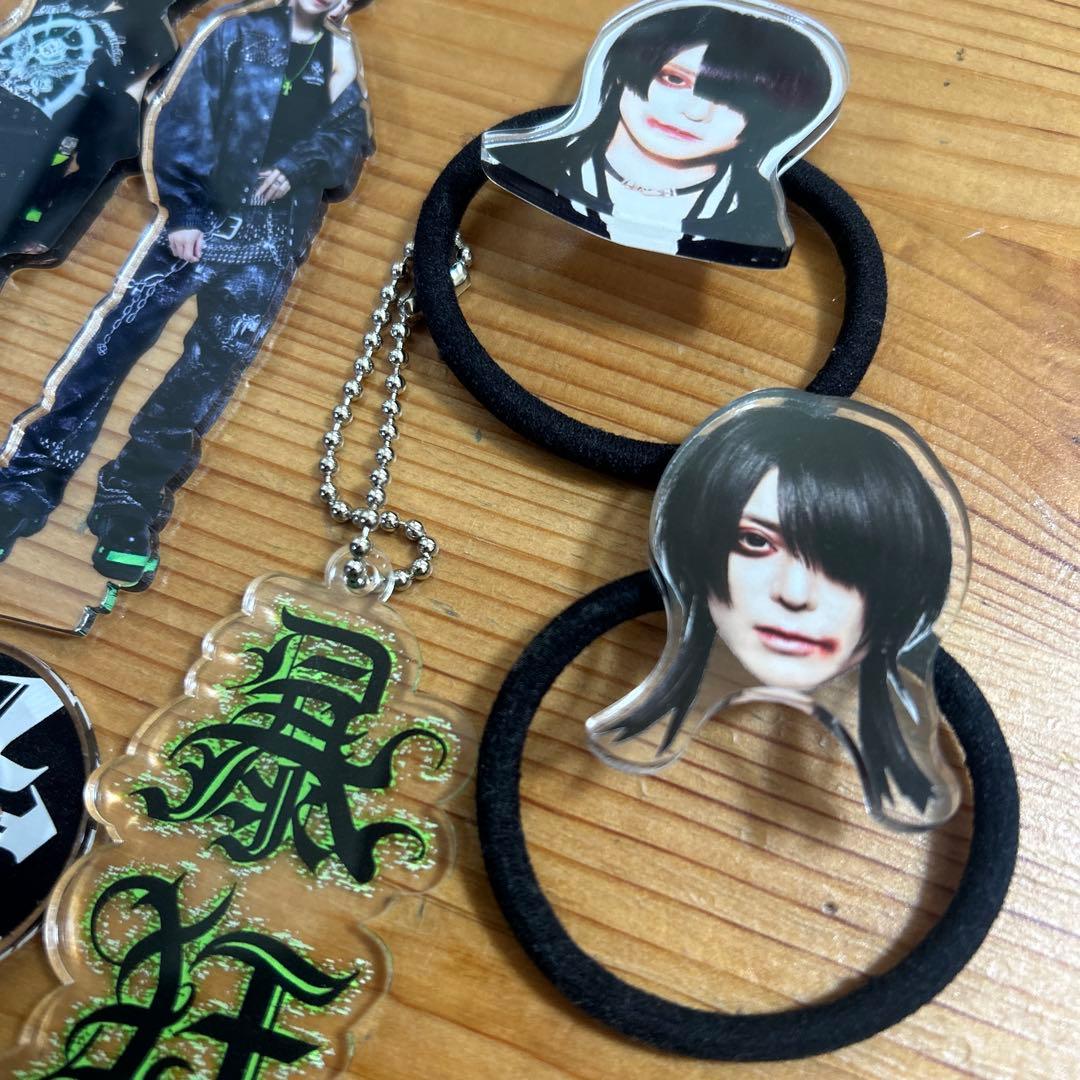 な*む様 甘い暴力 咲 アクスタ 生首ヘアゴム 暴狂 キーホルダー