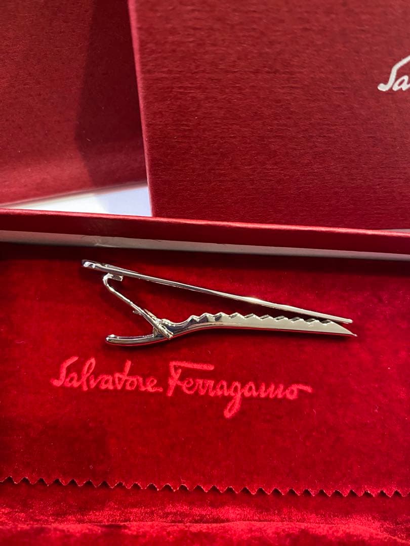 フェラガモ　ネクタイピン