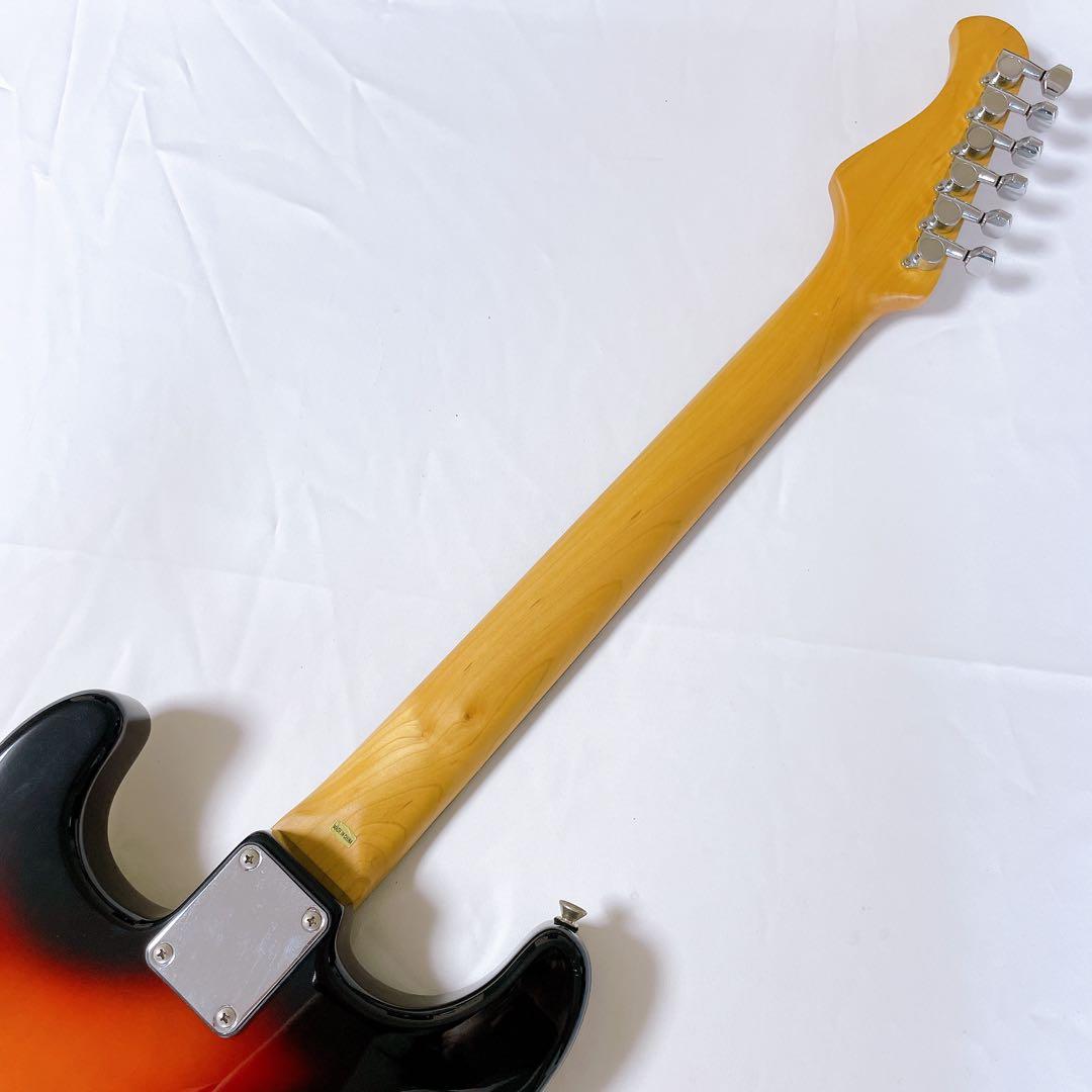 bacchus universe series　サンバースト　ストラトタイプ