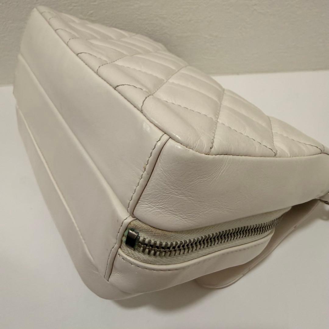 CHANEL シャネル ココマーク チェーン ショルダーバッグ マトラッセ 白