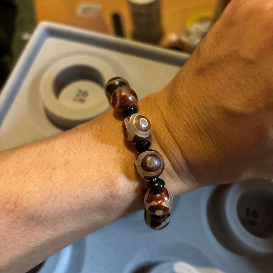 すっごい天珠！九眼天珠、三眼天珠！ドドーンとくる！すっごい！