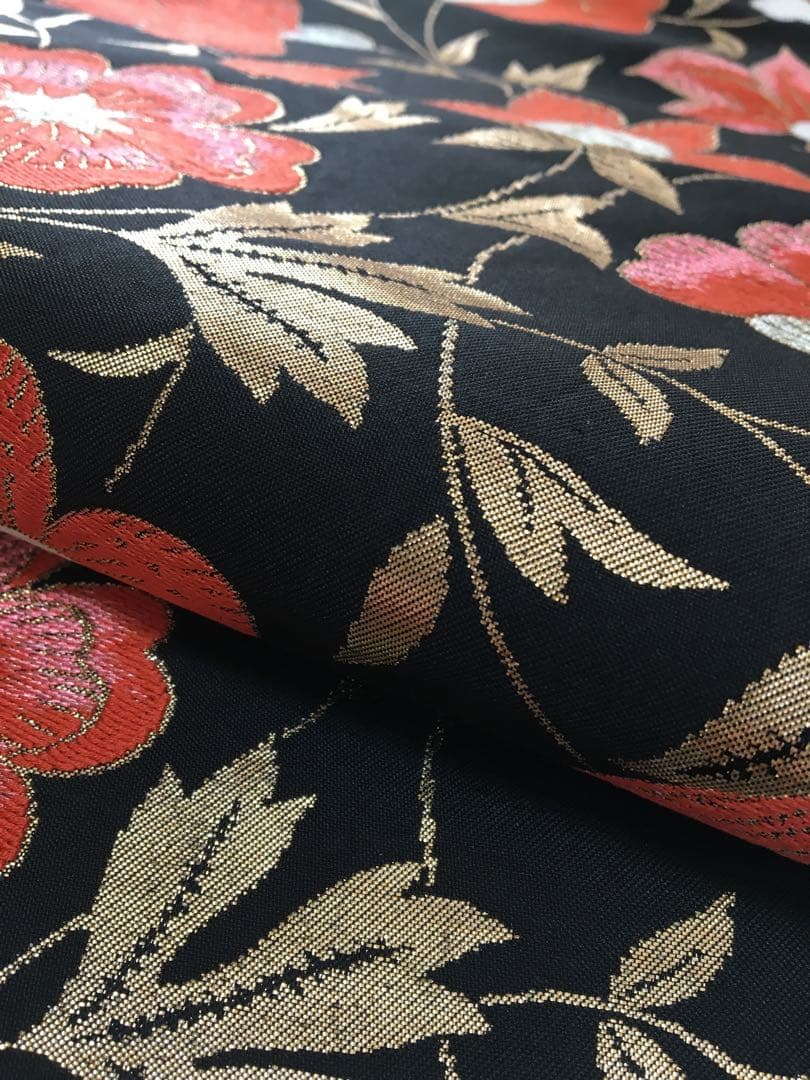 華やかな【名古屋帯】正絹　黒色