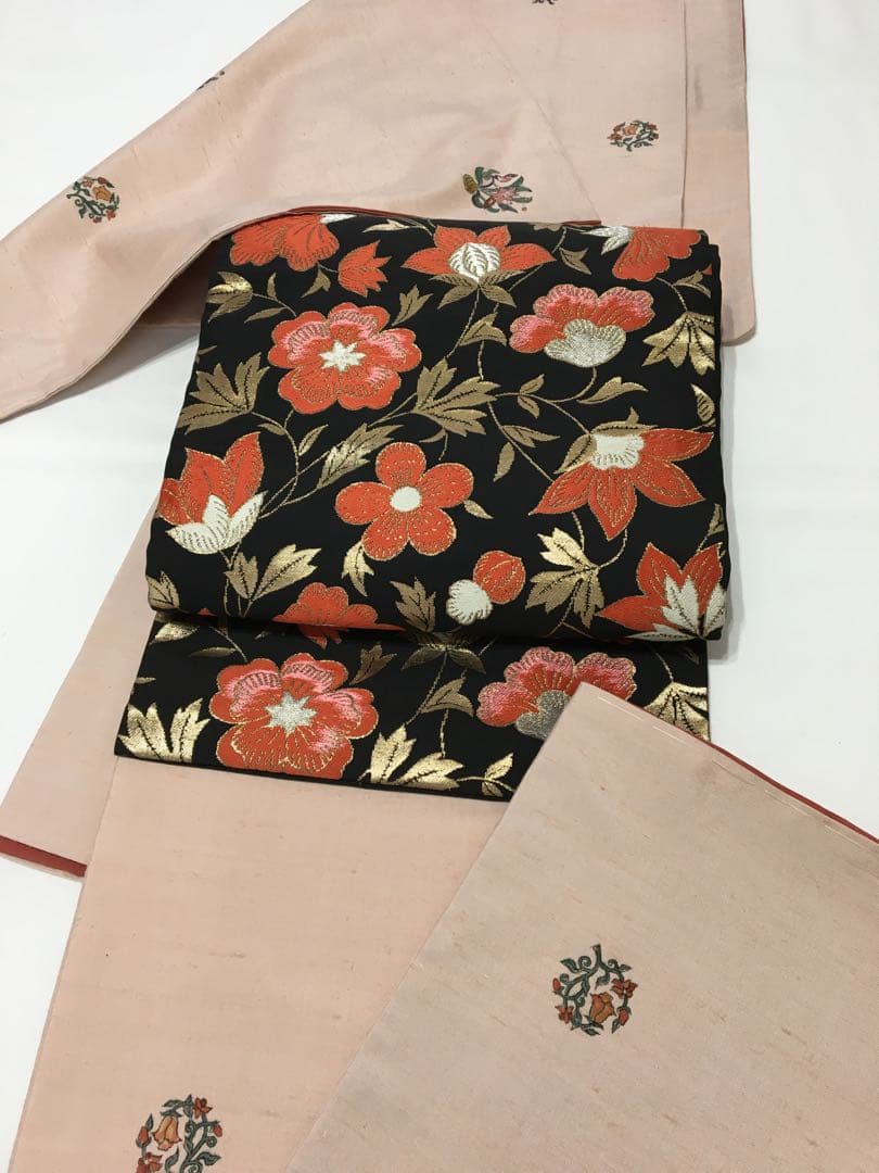 華やかな【名古屋帯】正絹　黒色