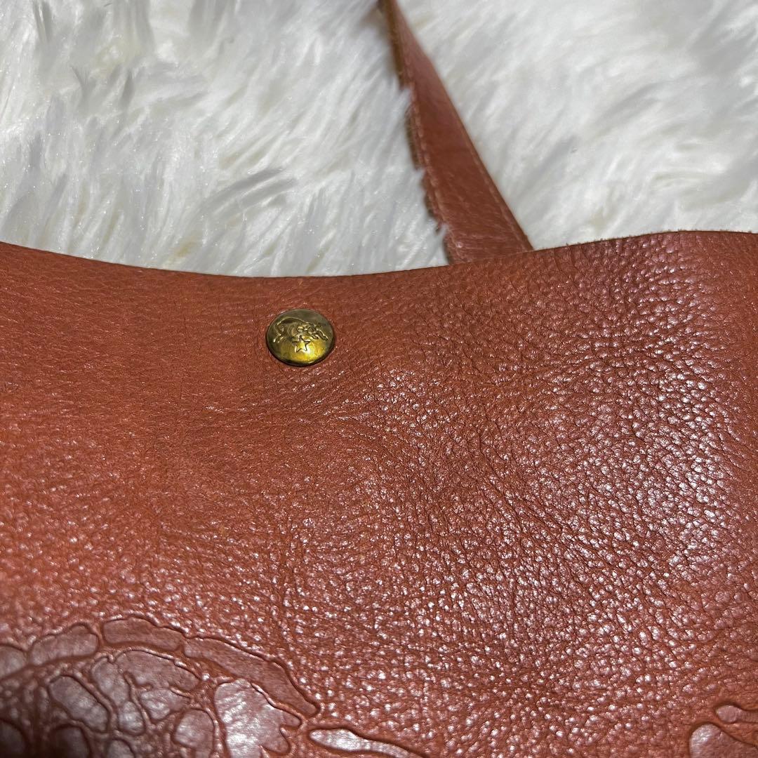 良品✨イルビゾンテ ショルダーバック レザー 肩掛け ビックロゴ型押し