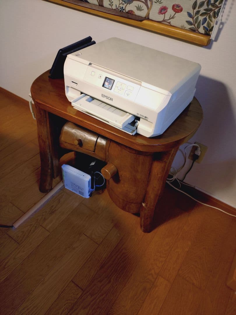 天然木 無垢の置き台、花台、プリンター台として最適。