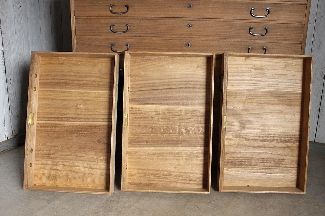 古い木製の引き出し　15杯