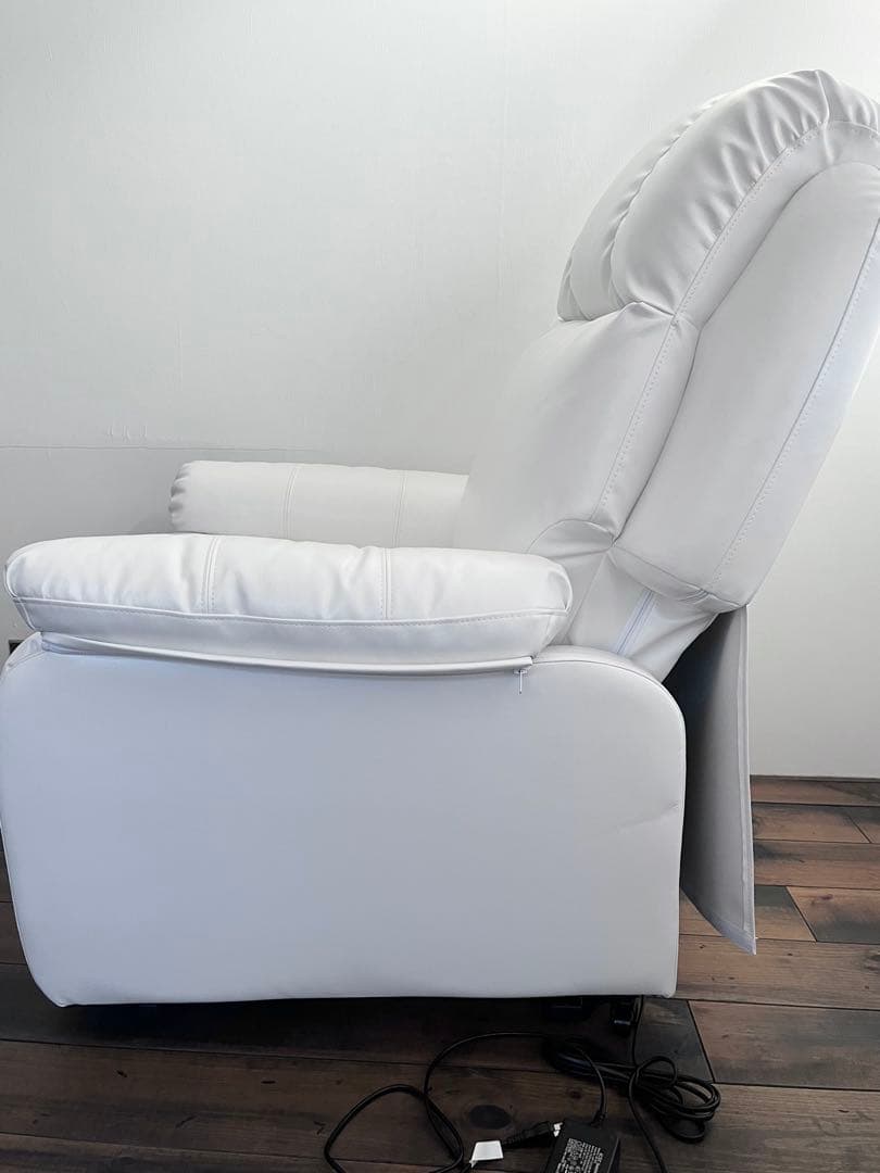 新品未使用　電動ラウンジチェア　SHIFFON Jr シフォンジュニア　ホワイト