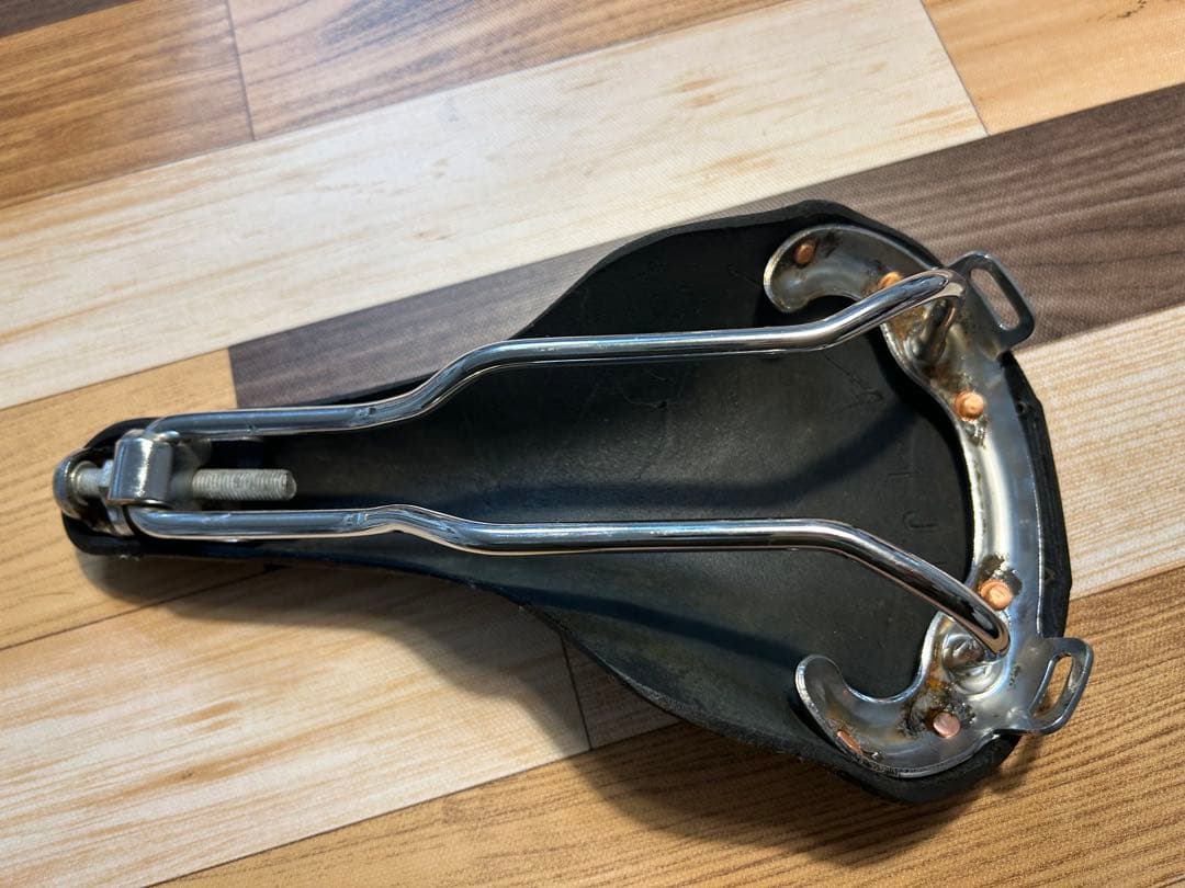 N*a様 BROOKS SWIFTレザーサドル ブラック