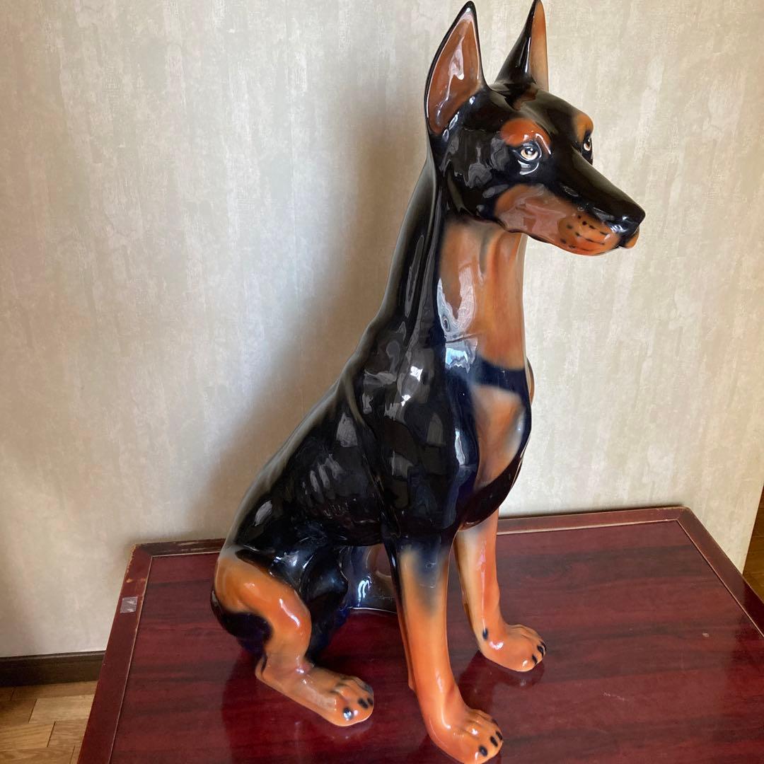 犬の置物.陶器、ドーベルマン 置物 約95cm
