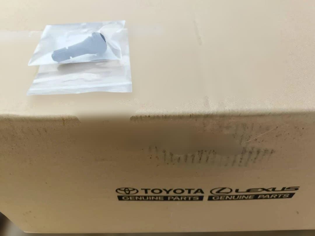 トヨタ　ヤリスクロス　純正18インチアルミホイール