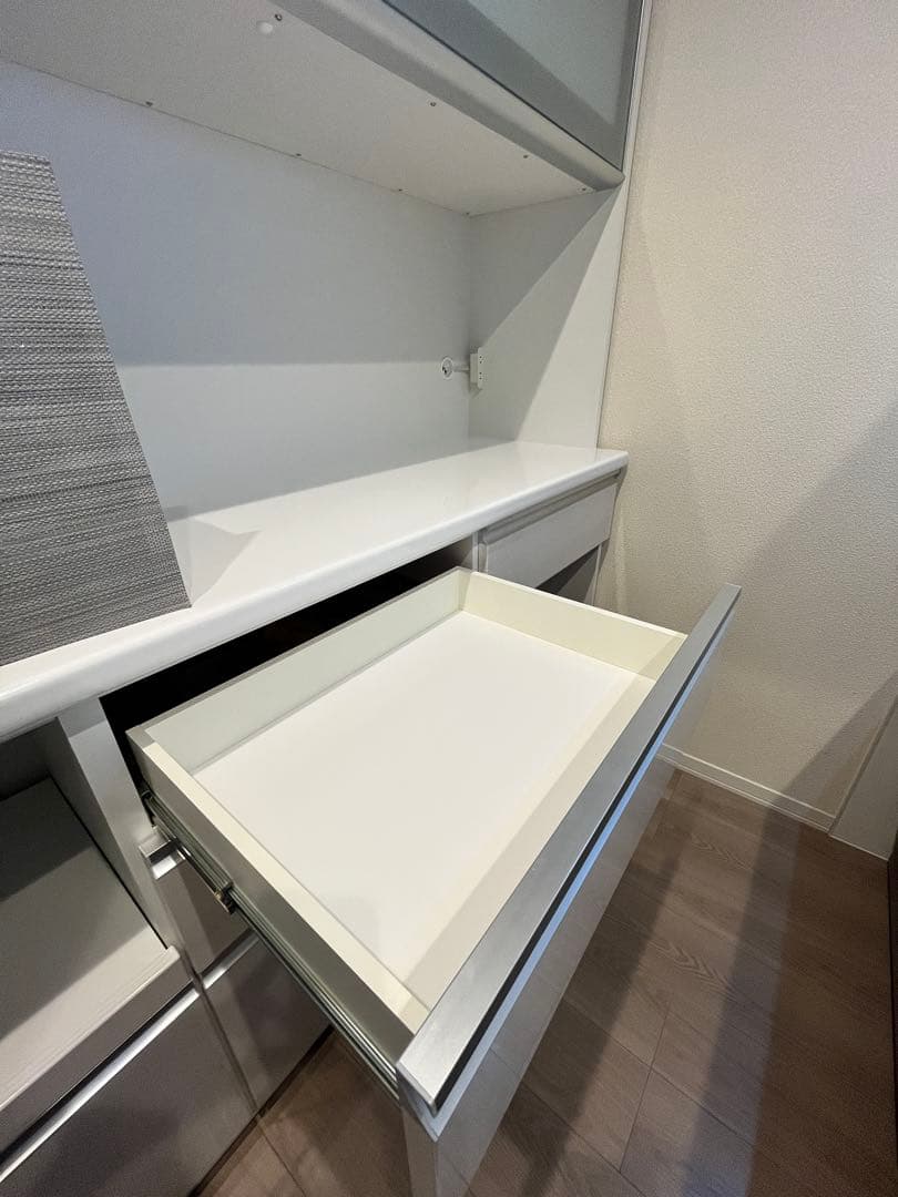 ★大幅値下げ中！ 食器棚 W1560 D490 H2050 ホワイト