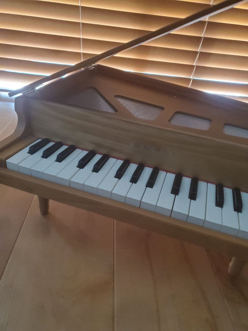 カワイ　トイピアノ　木目調