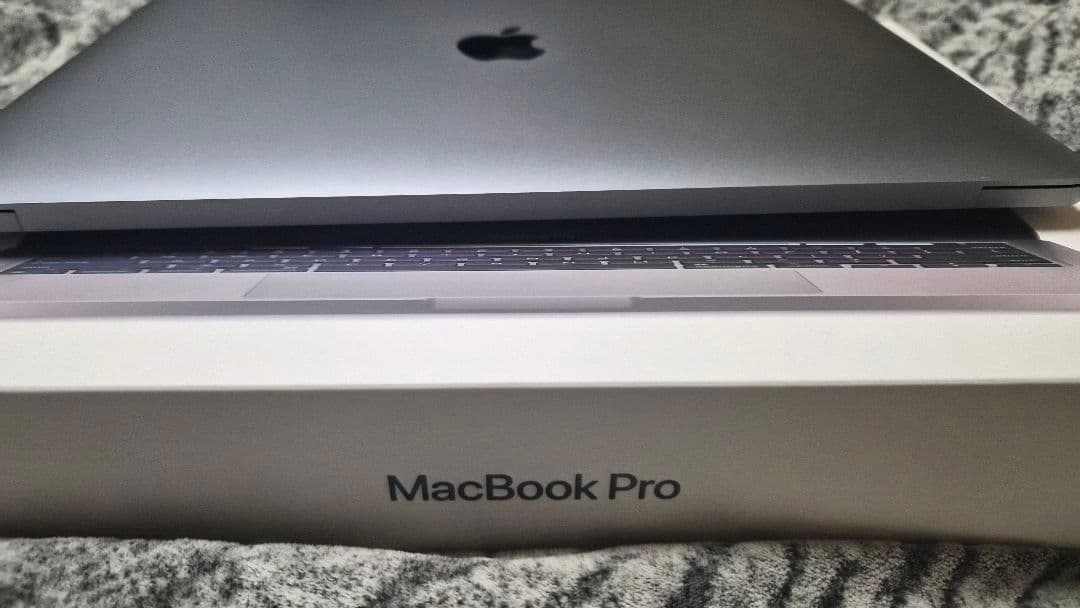 F*a様 【付属品無】MacBook pro M1 13インチ 8GB/256G