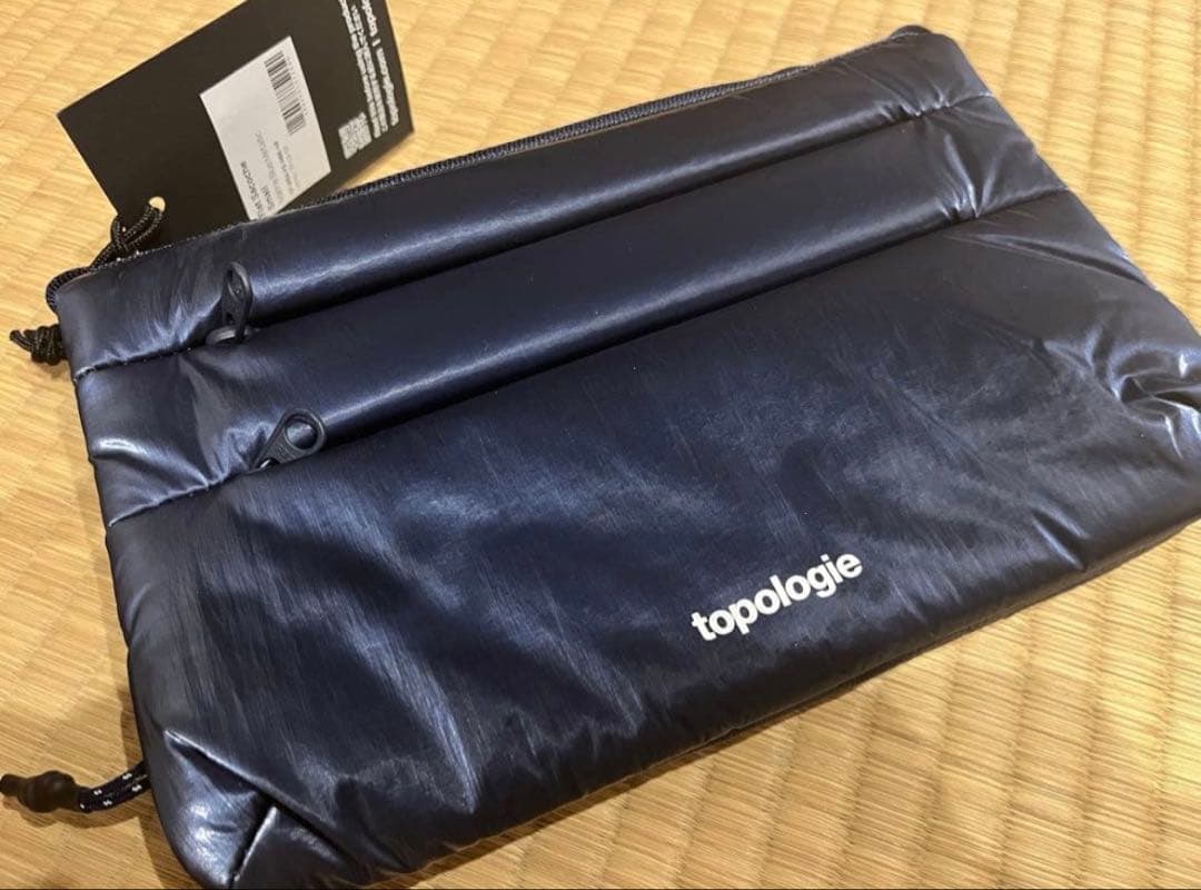 完売正規品Topology トポロジー　フラットサコッシュ　スモール　パフ　単体