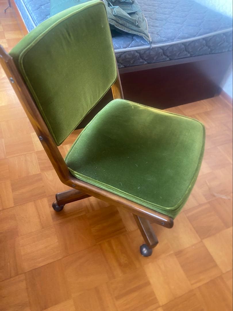 【マリリン】緑色ベルベットのデスクチェア