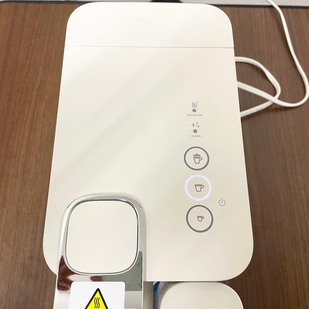 コーヒーメーカー　ネスプレッソ　ラティシマワン　F121 ホワイト