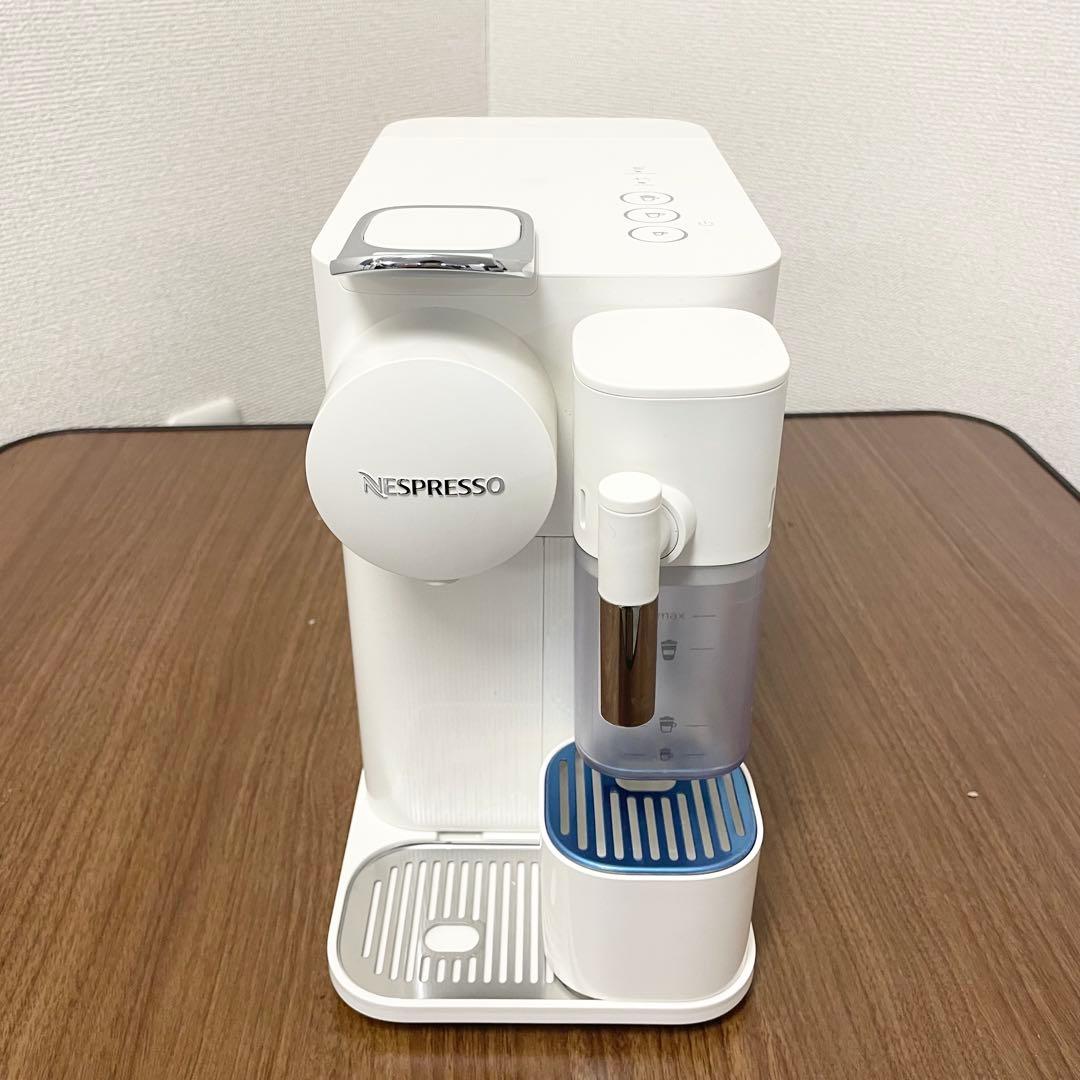 コーヒーメーカー　ネスプレッソ　ラティシマワン　F121 ホワイト