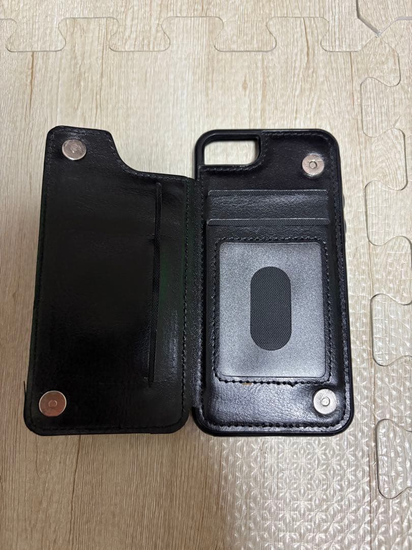 Apple iPhone 8 スペースグレー 本体【黒ケース付】