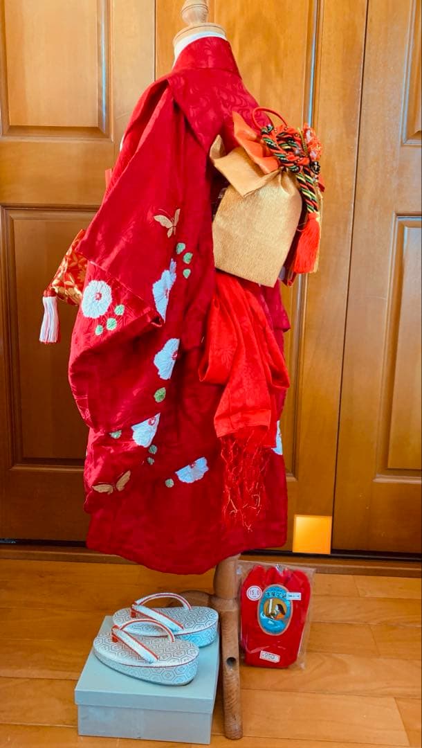 七五三　3歳から5歳の女の子のお支度　お着物は7歳用　はこせこ草履巾着