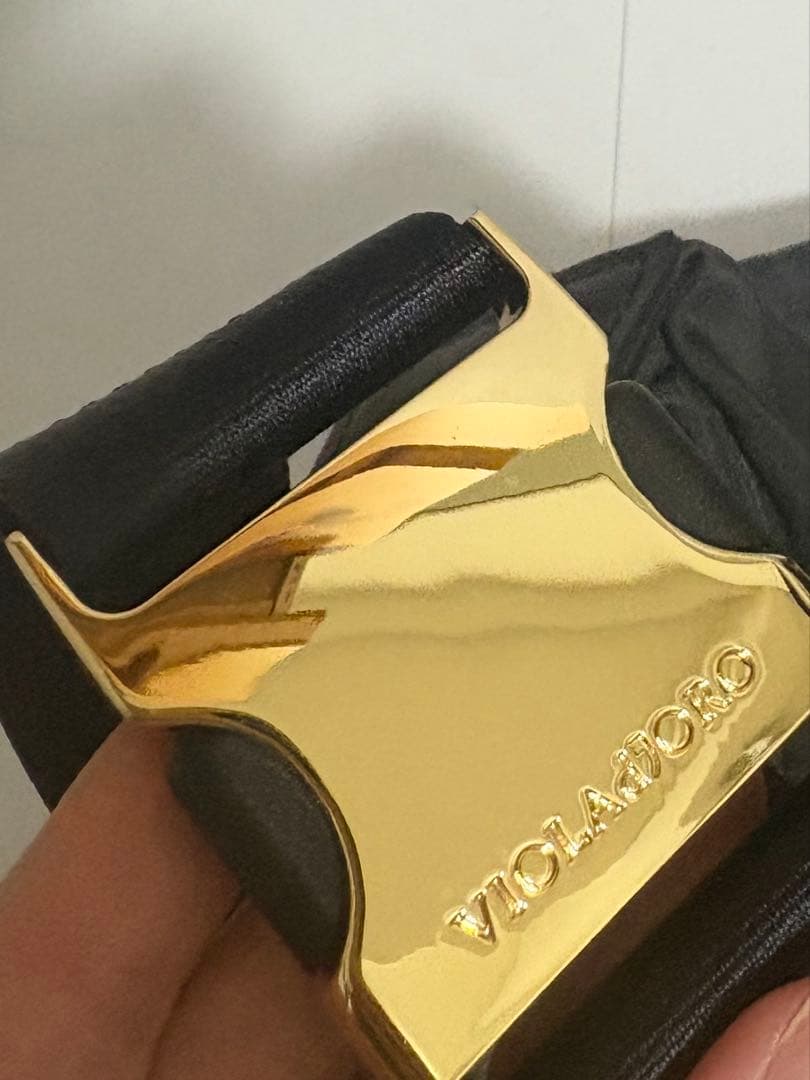 VIOLAd’ORO ナイロン ボディーバッグ　グレー