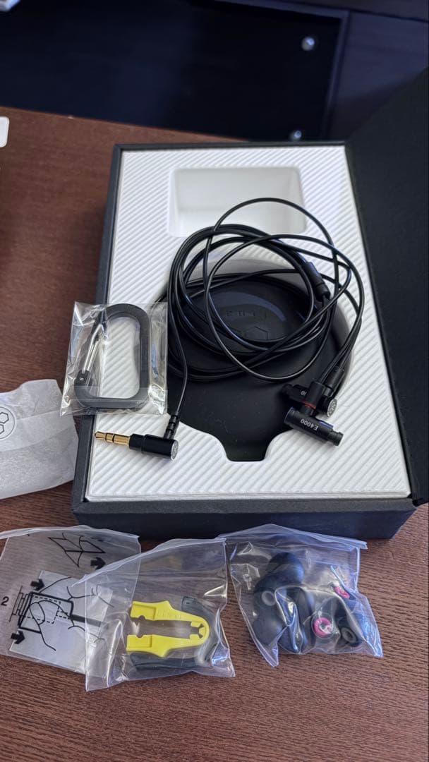 final E4000 有線イヤホン