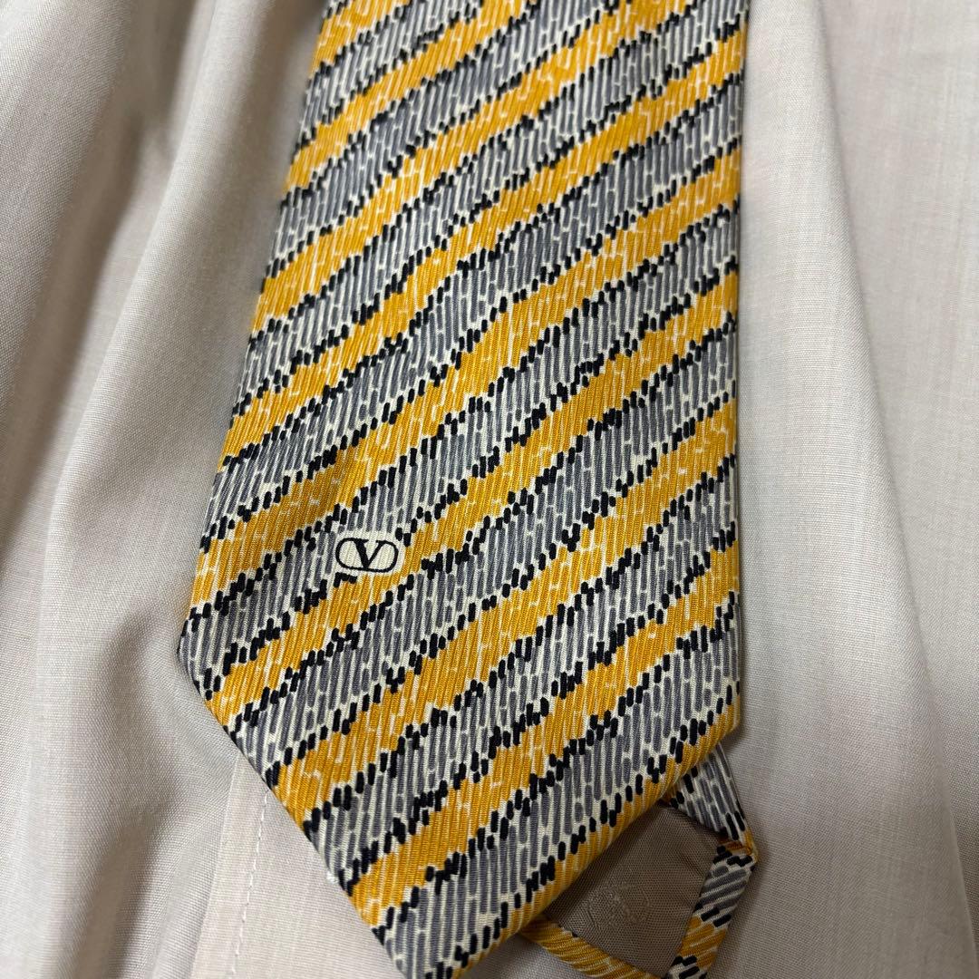 【レトロコーデ】ダブルスーツ ヴァレンティノ ネクタイ シャツ ピンズ セット